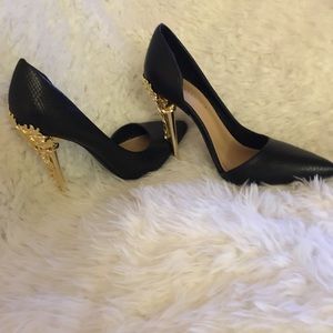 Beautiful , Classy Black Gold Embellished heels.
